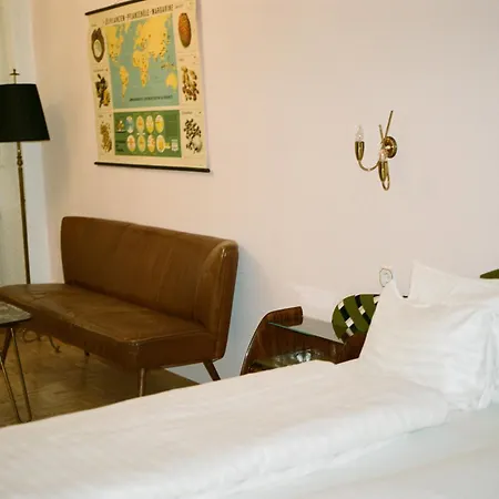 Hotel Am Brillantengrund-2